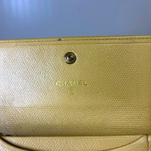 CHANEL Mini Tan Leather Wallet/Wristlet Unbranded Gold Chain Included. - Picture 7 of 13
